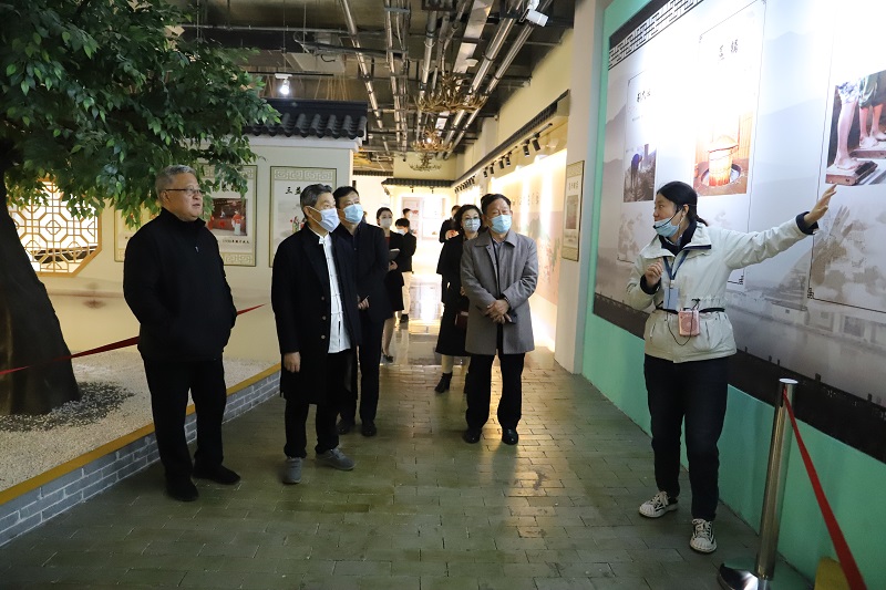 山东省饭店协会领导到正信味业参观考察(图4)