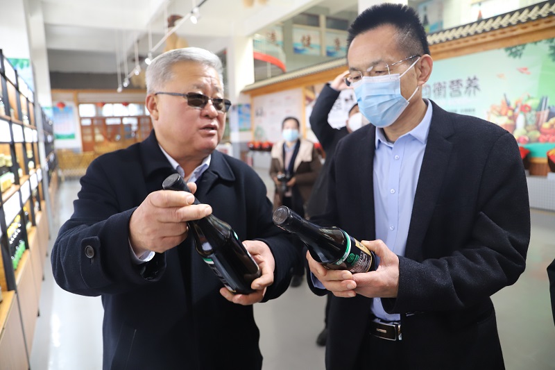 【校企合作  共同发展】聊城市技师学院领导一行到正信味业开展调研活动(图8)